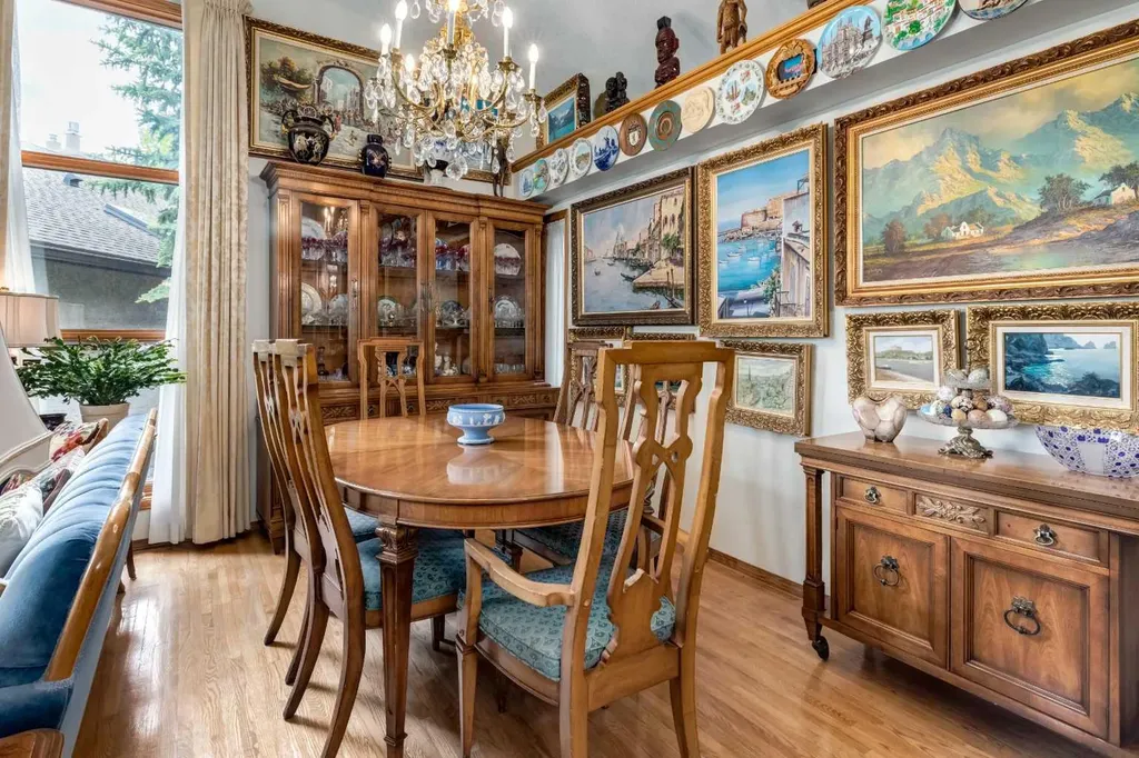 170 Oakbriar Close SW Calgary AB T2V 5G6
