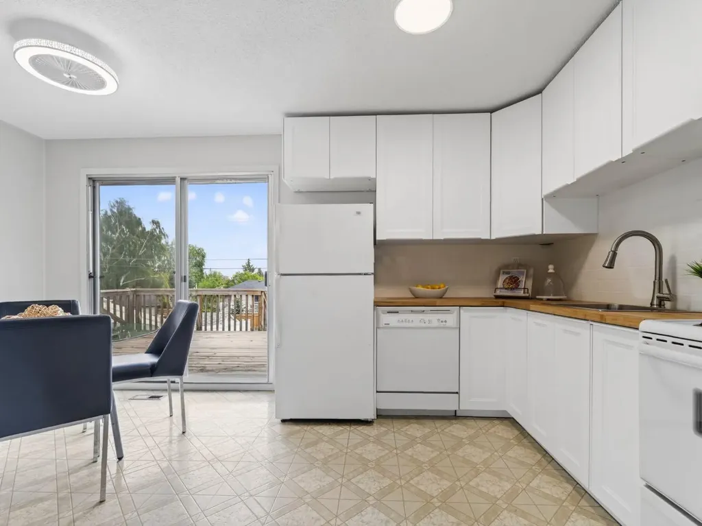 847 Raynard Crescent SE Calgary AB T2A 1X6
