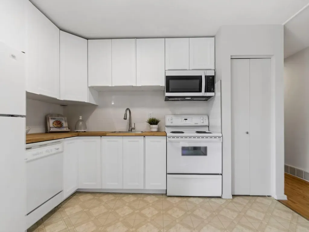 847 Raynard Crescent SE Calgary AB T2A 1X6