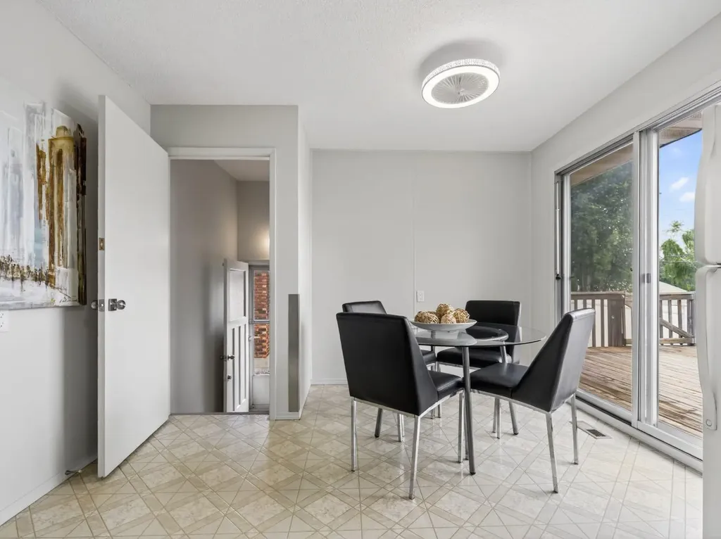 847 Raynard Crescent SE Calgary AB T2A 1X6
