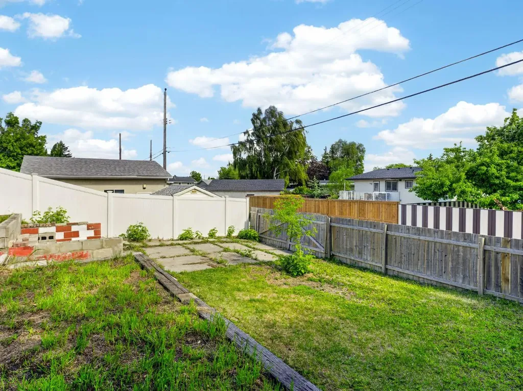 847 Raynard Crescent SE Calgary AB T2A 1X6
