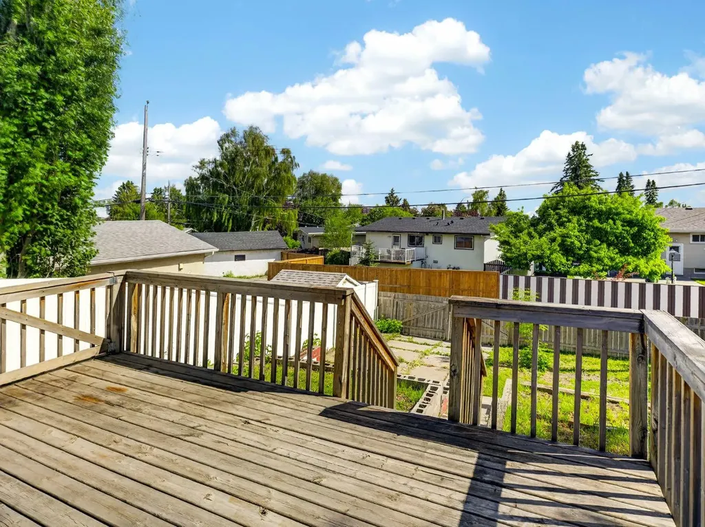 847 Raynard Crescent SE Calgary AB T2A 1X6
