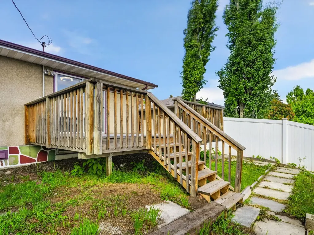 847 Raynard Crescent SE Calgary AB T2A 1X6