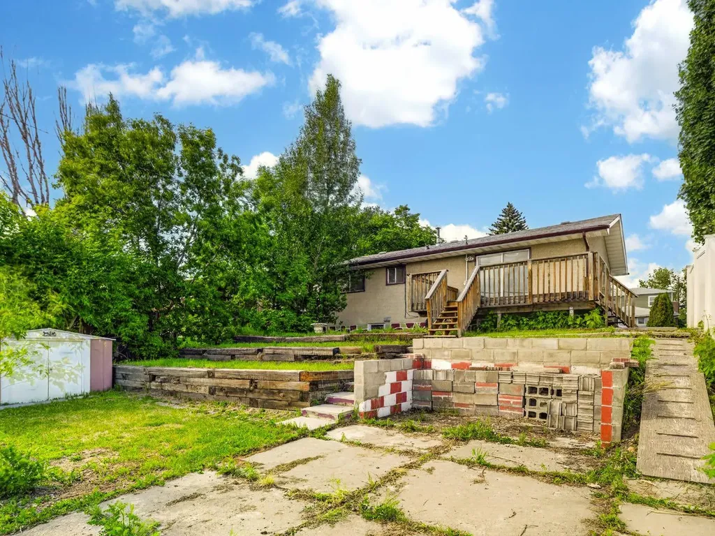 847 Raynard Crescent SE Calgary AB T2A 1X6