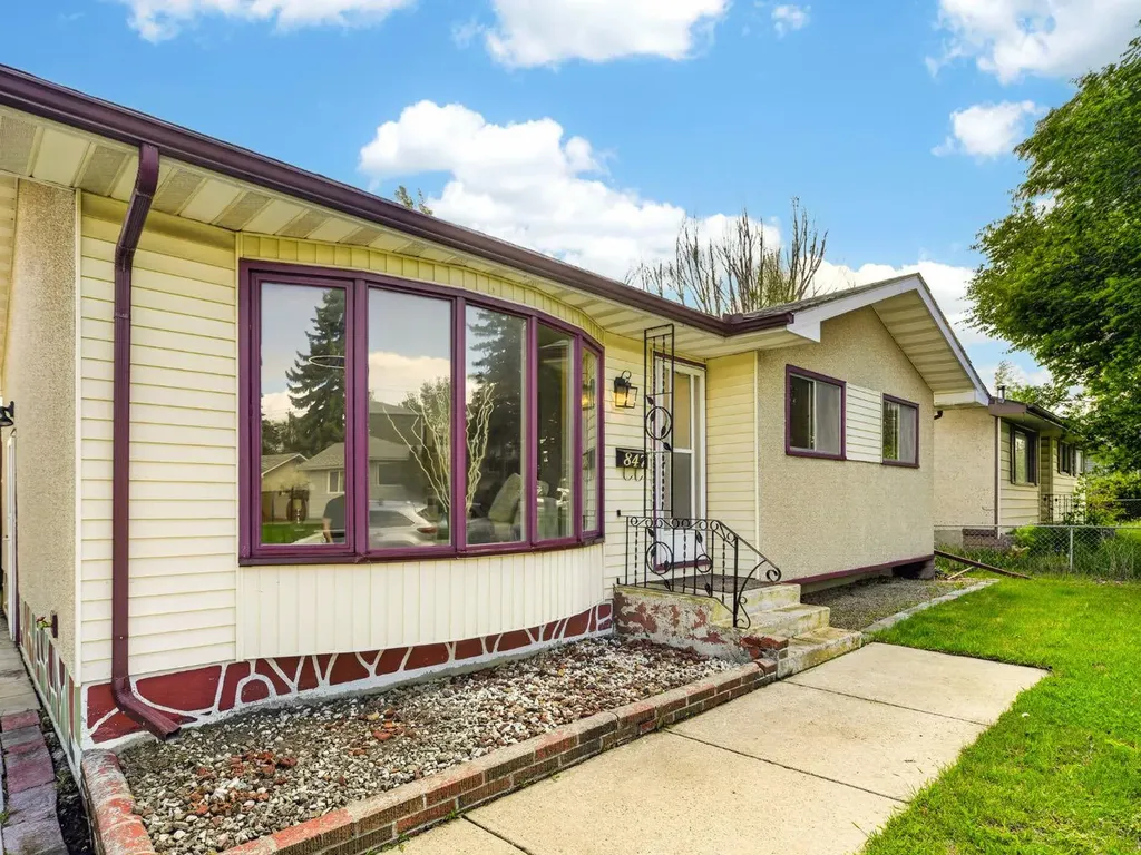 847 Raynard Crescent SE Calgary AB T2A 1X6