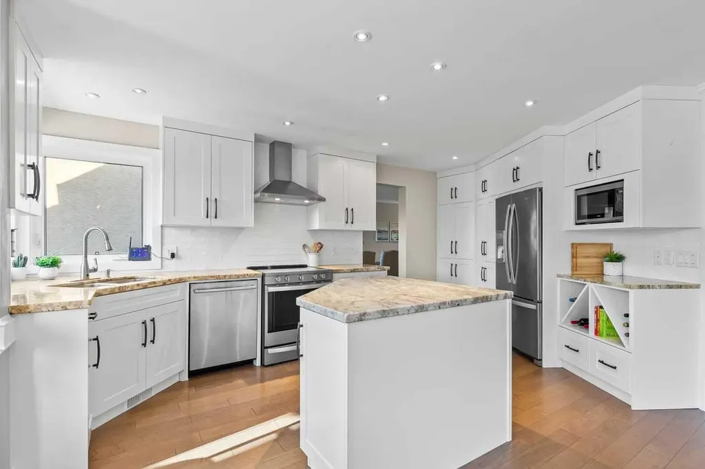 68 Christie Knoll Heights SW Calgary AB T3H 2V2