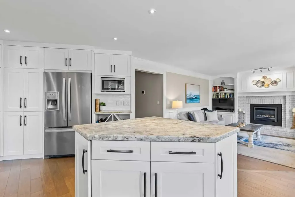 68 Christie Knoll Heights SW Calgary AB T3H 2V2