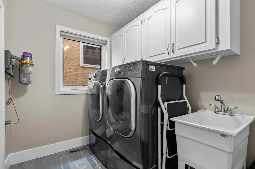 68 Christie Knoll Heights SW Calgary AB T3H 2V2