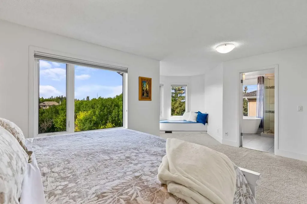 68 Christie Knoll Heights SW Calgary AB T3H 2V2