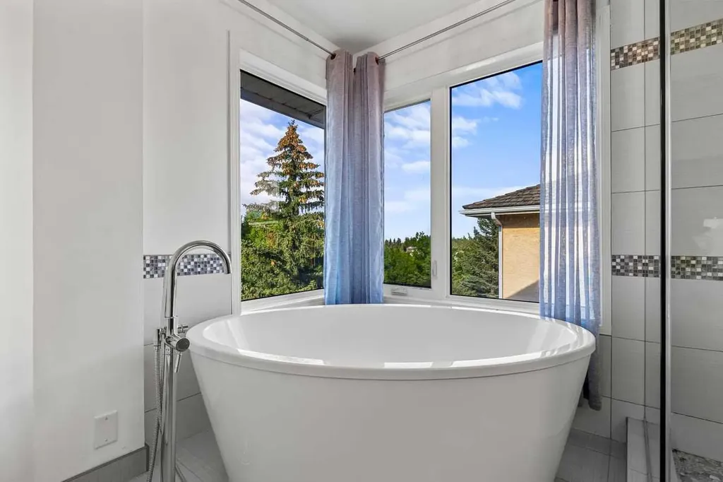 68 Christie Knoll Heights SW Calgary AB T3H 2V2