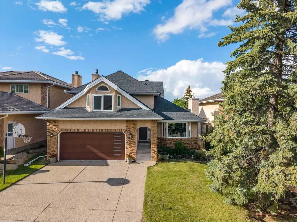 68 Christie Knoll Heights SW Calgary AB T3H 2V2