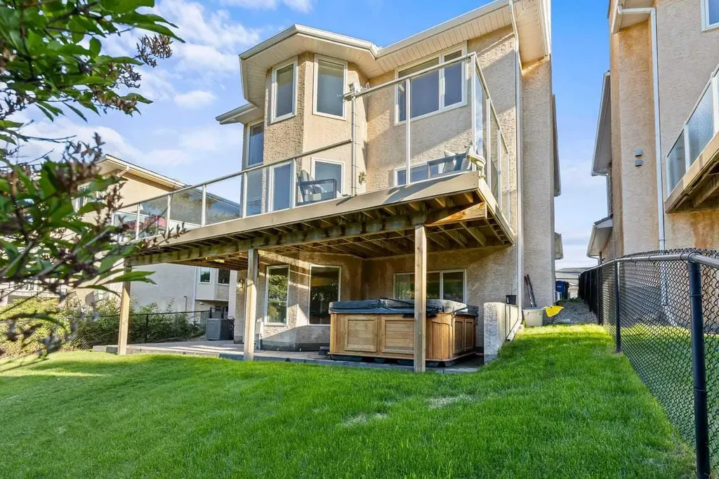 68 Christie Knoll Heights SW Calgary AB T3H 2V2