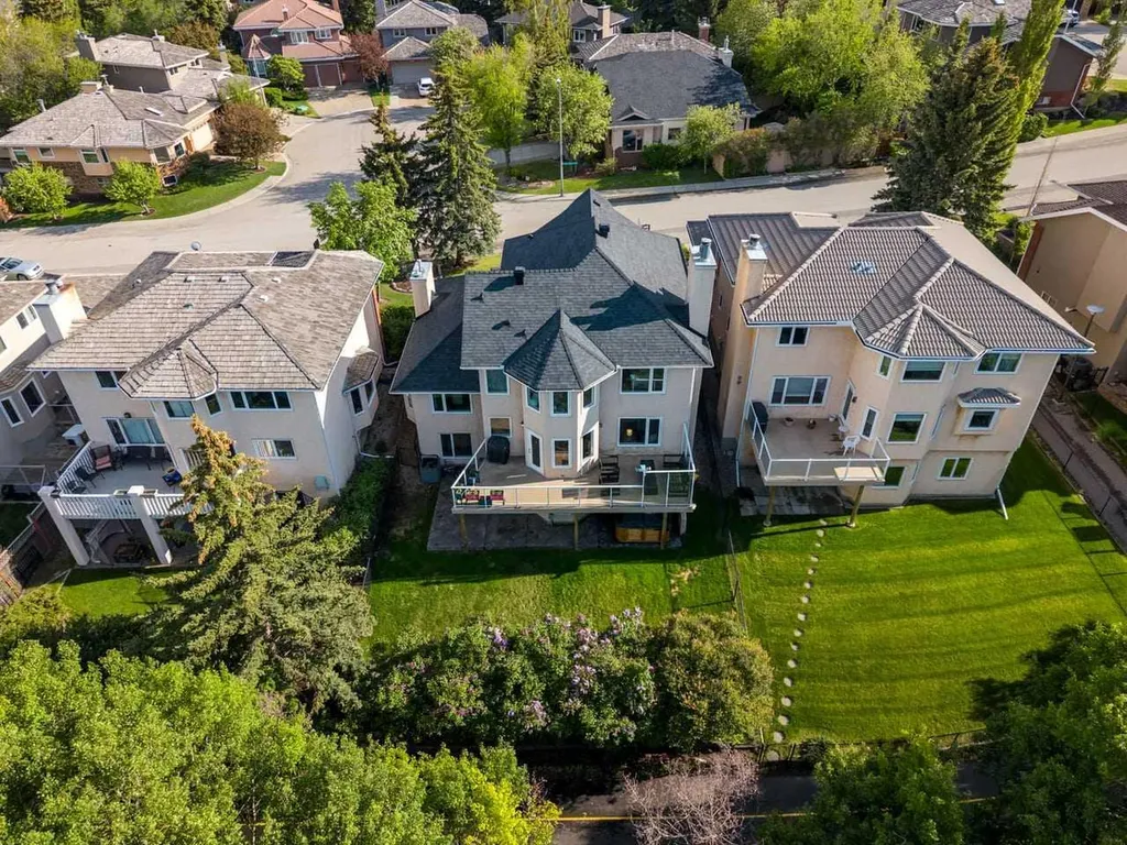 68 Christie Knoll Heights SW Calgary AB T3H 2V2