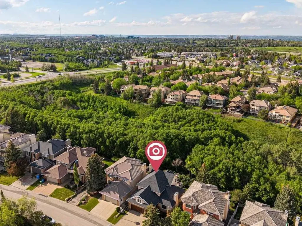 68 Christie Knoll Heights SW Calgary AB T3H 2V2