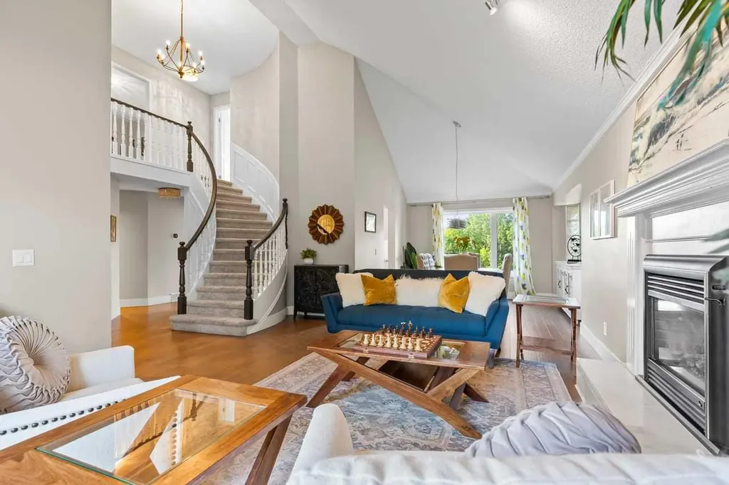 68 Christie Knoll Heights SW Calgary AB T3H 2V2