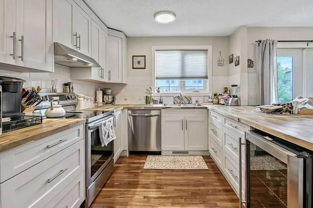 6103 Madigan Drive NE Calgary AB T2A 5K9