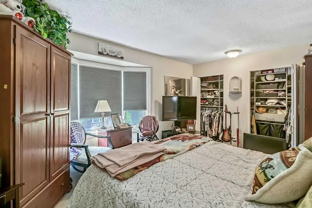 6103 Madigan Drive NE Calgary AB T2A 5K9