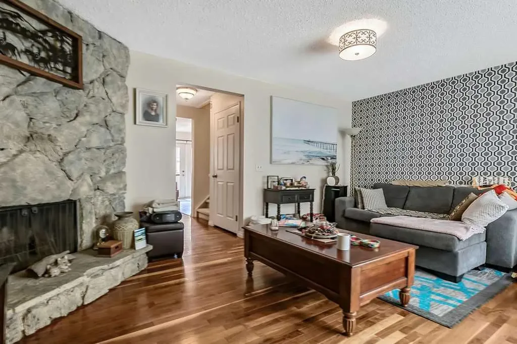 6103 Madigan Drive NE Calgary AB T2A 5K9
