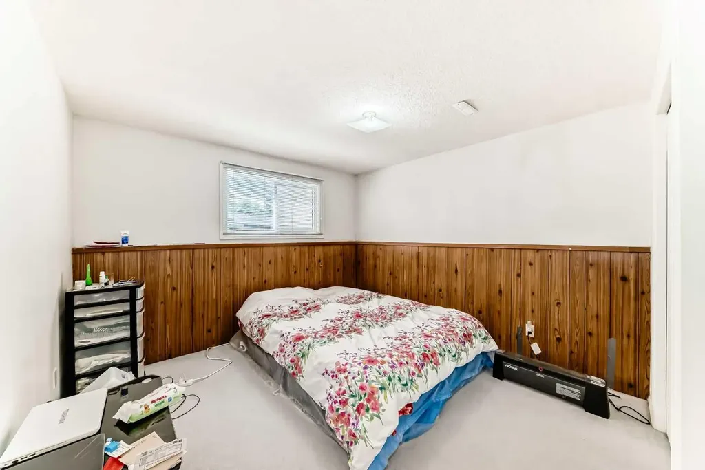512 Hunterplain Hill NW Calgary AB T2K 4L7
