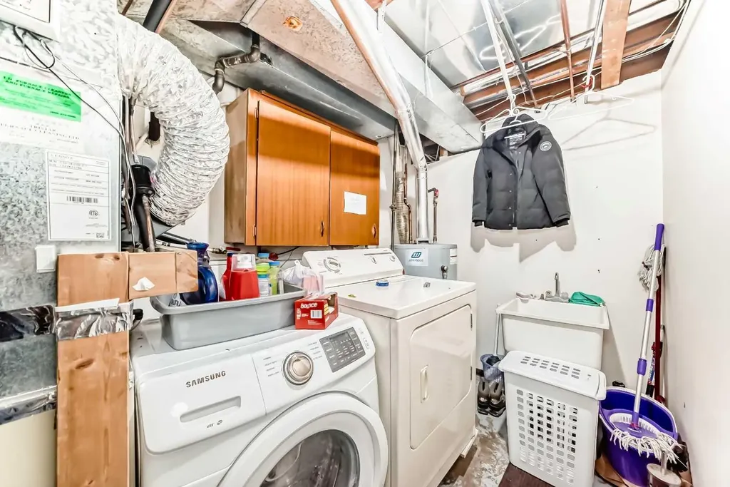 512 Hunterplain Hill NW Calgary AB T2K 4L7