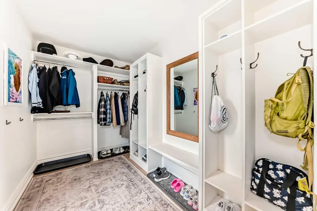 3230 8 Street SW Calgary AB T2T3A6
