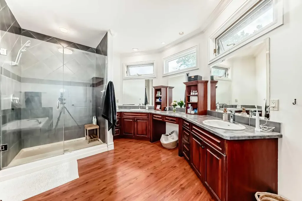 3230 8 Street SW Calgary AB T2T3A6