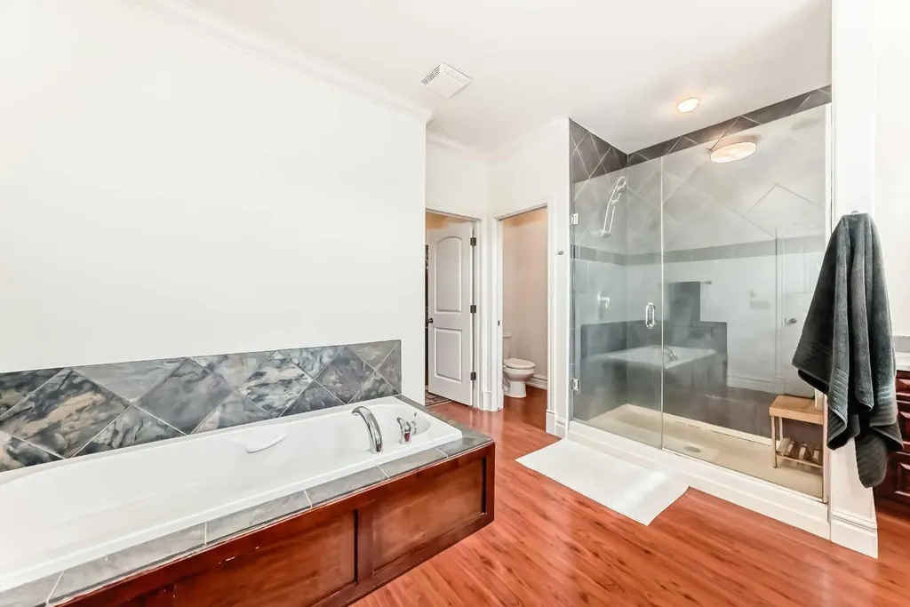 3230 8 Street SW Calgary AB T2T3A6
