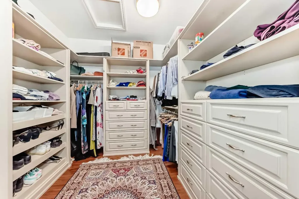 3230 8 Street SW Calgary AB T2T3A6