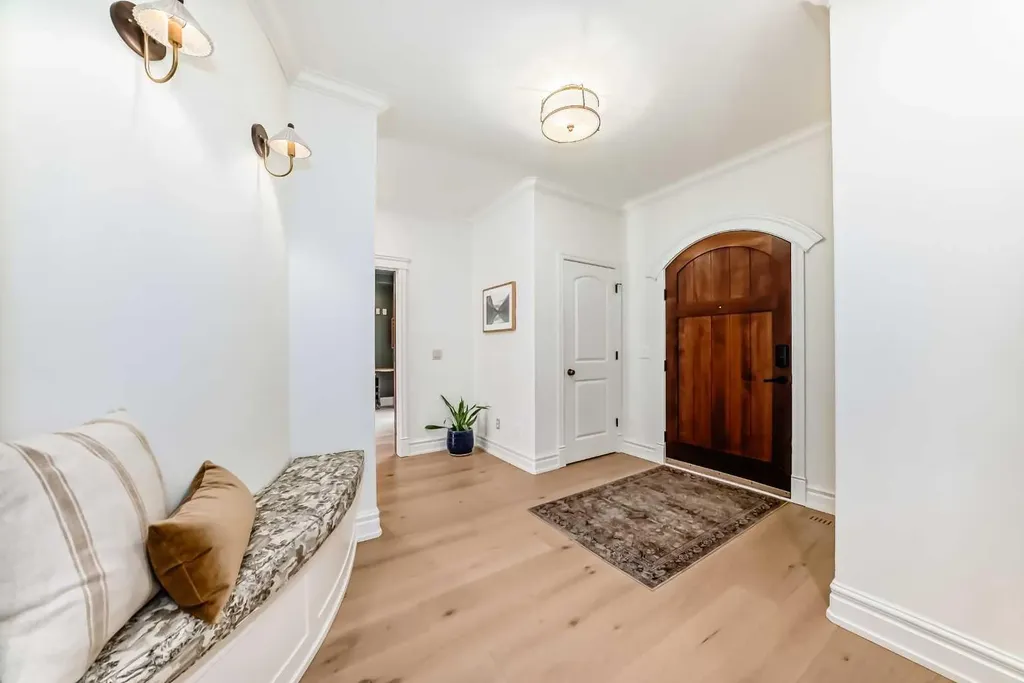 3230 8 Street SW Calgary AB T2T3A6