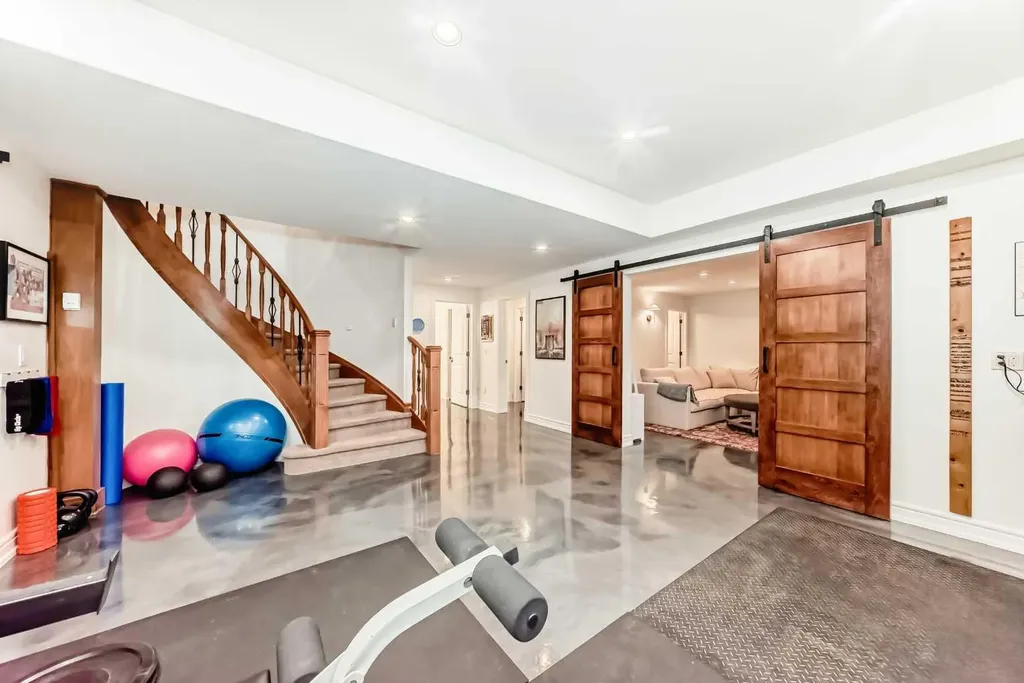 3230 8 Street SW Calgary AB T2T3A6