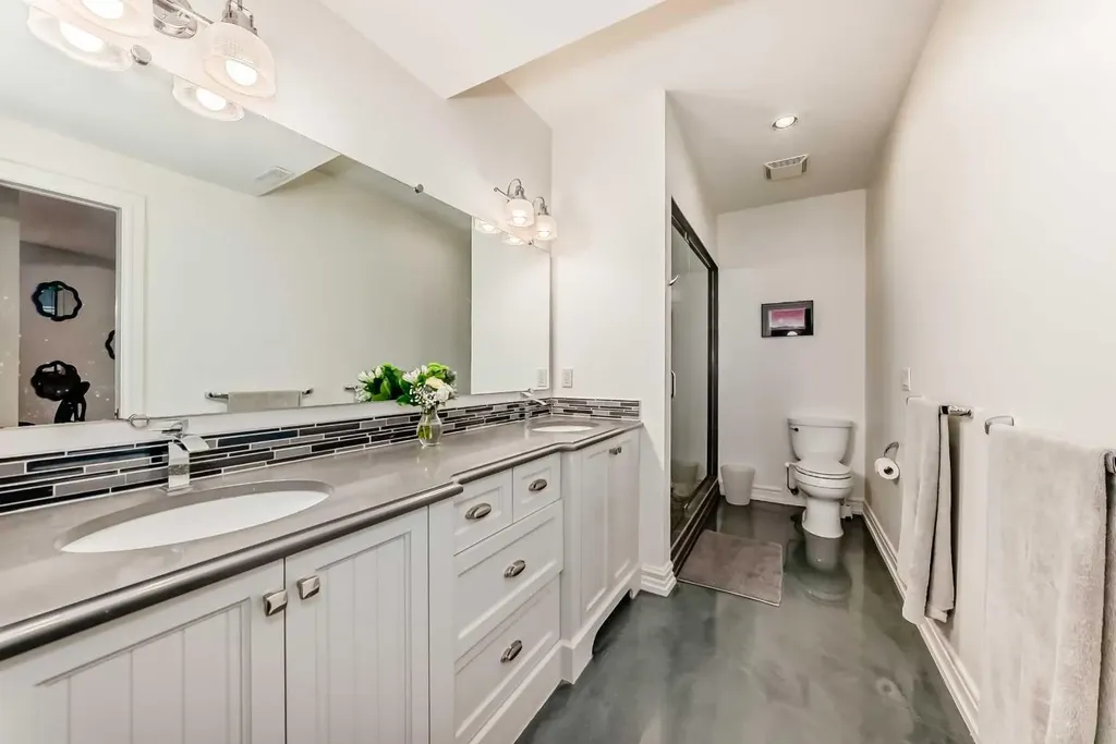 3230 8 Street SW Calgary AB T2T3A6