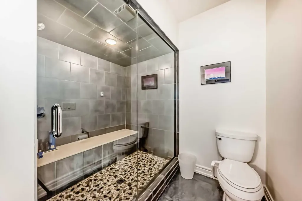3230 8 Street SW Calgary AB T2T3A6