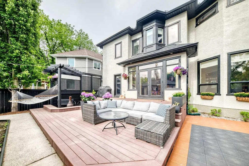 3230 8 Street SW Calgary AB T2T3A6
