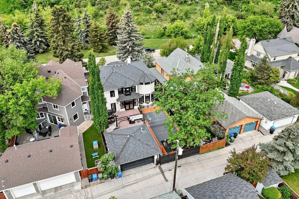 3230 8 Street SW Calgary AB T2T3A6