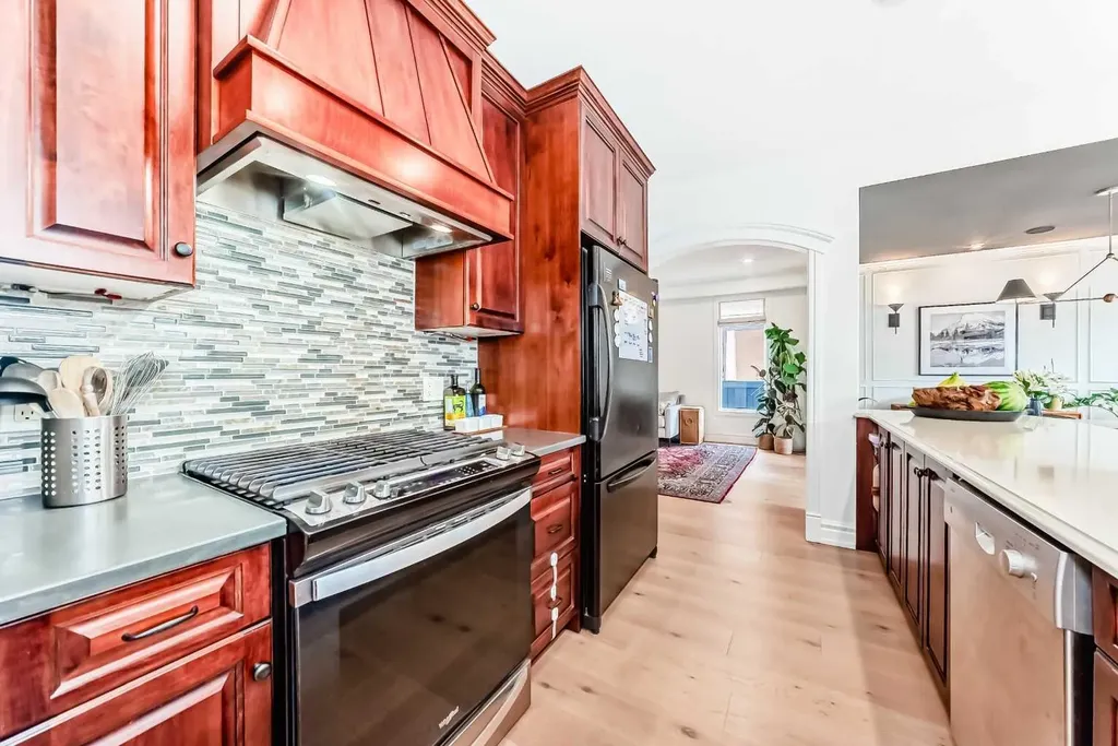 3230 8 Street SW Calgary AB T2T3A6