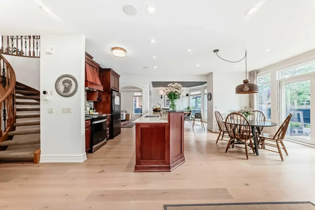 3230 8 Street SW Calgary AB T2T3A6