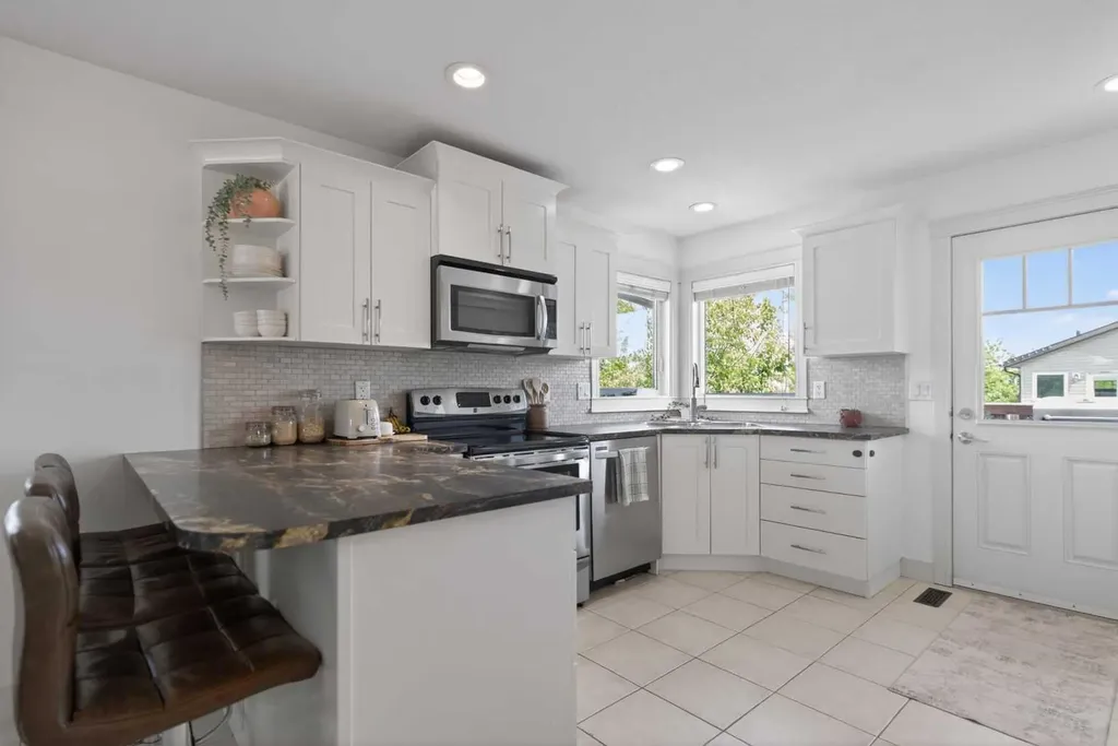 11817 87 Street Grande Prairie AB T8X 0H3