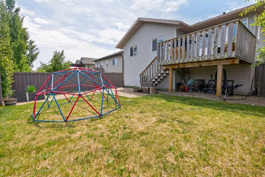 11817 87 Street Grande Prairie AB T8X 0H3