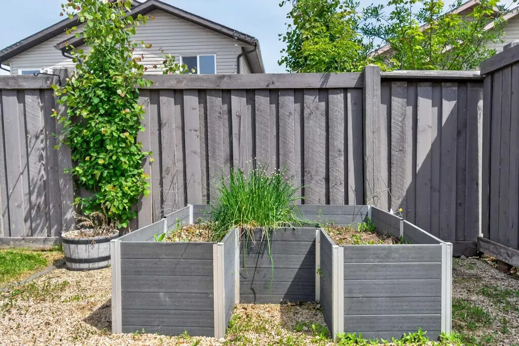 11817 87 St. Street Grande Prairie AB T8X 0H3