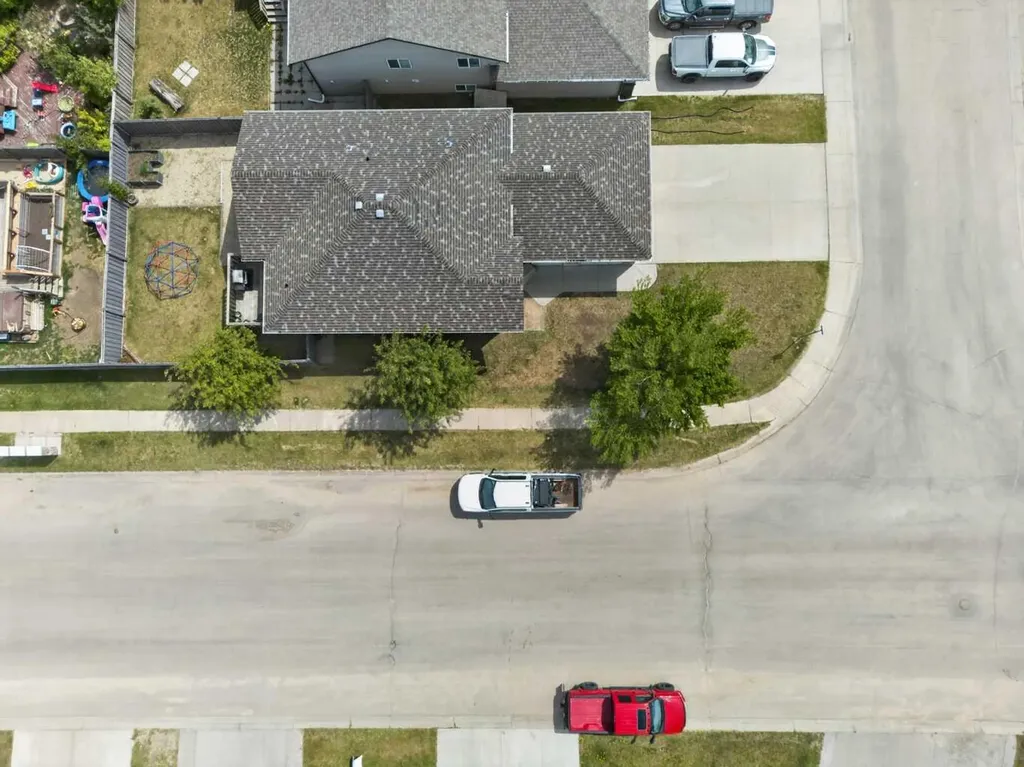 11817 87 Street Grande Prairie AB T8X 0H3