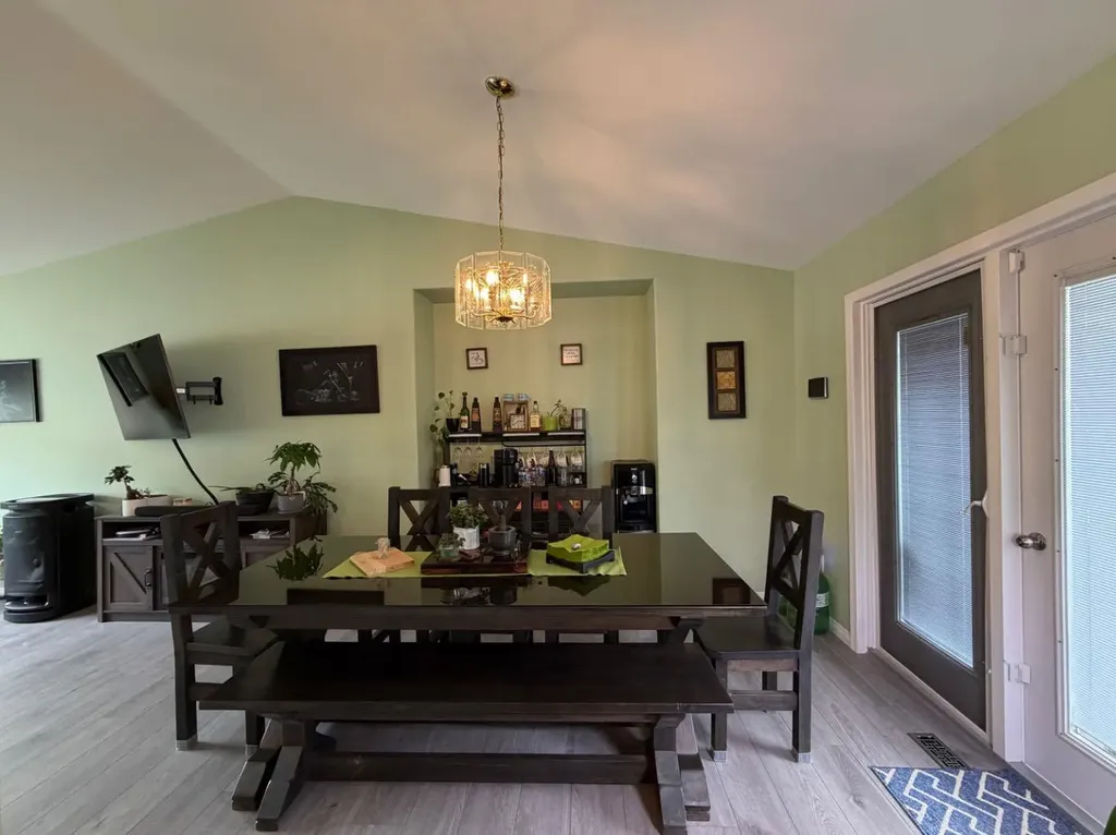1814 48 Street Edson AB T7E 1G5