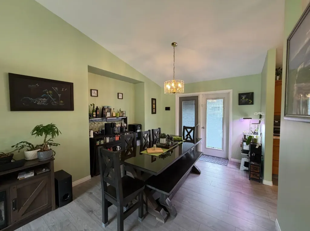 1814 48 Street Edson AB T7E 1G5