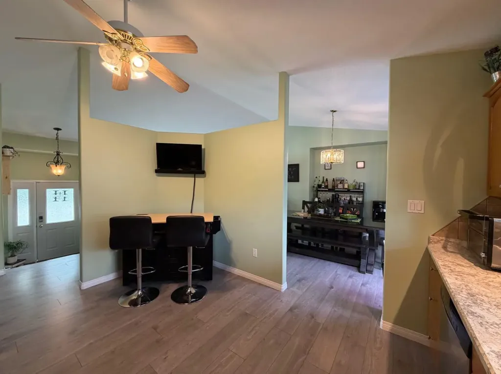 1814 48 Street Edson AB T7E 1G5