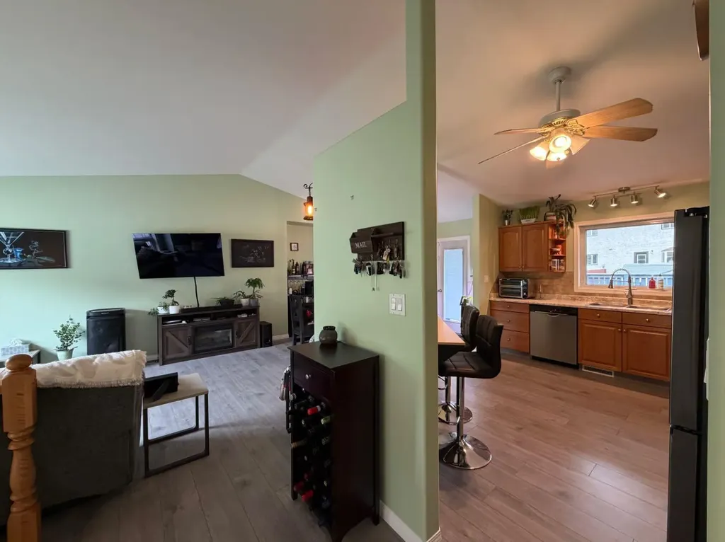 1814 48 Street Edson AB T7E 1G5