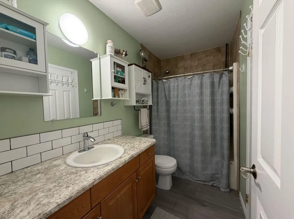 1814 48 Street Edson AB T7E 1G5