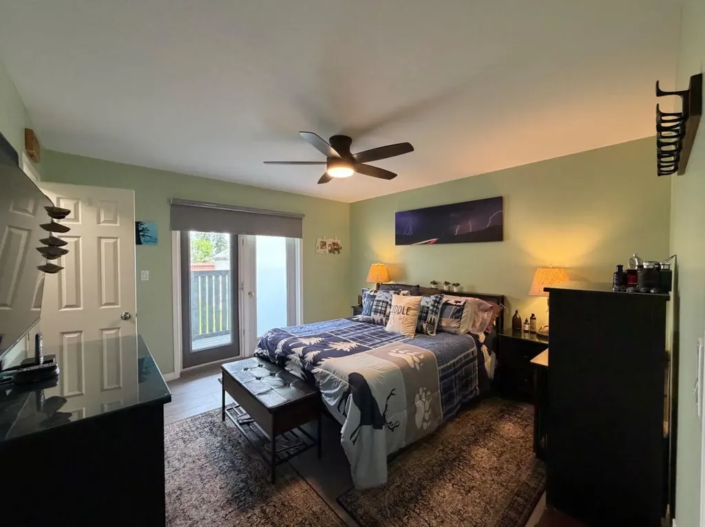 1814 48 Street Edson AB T7E 1G5
