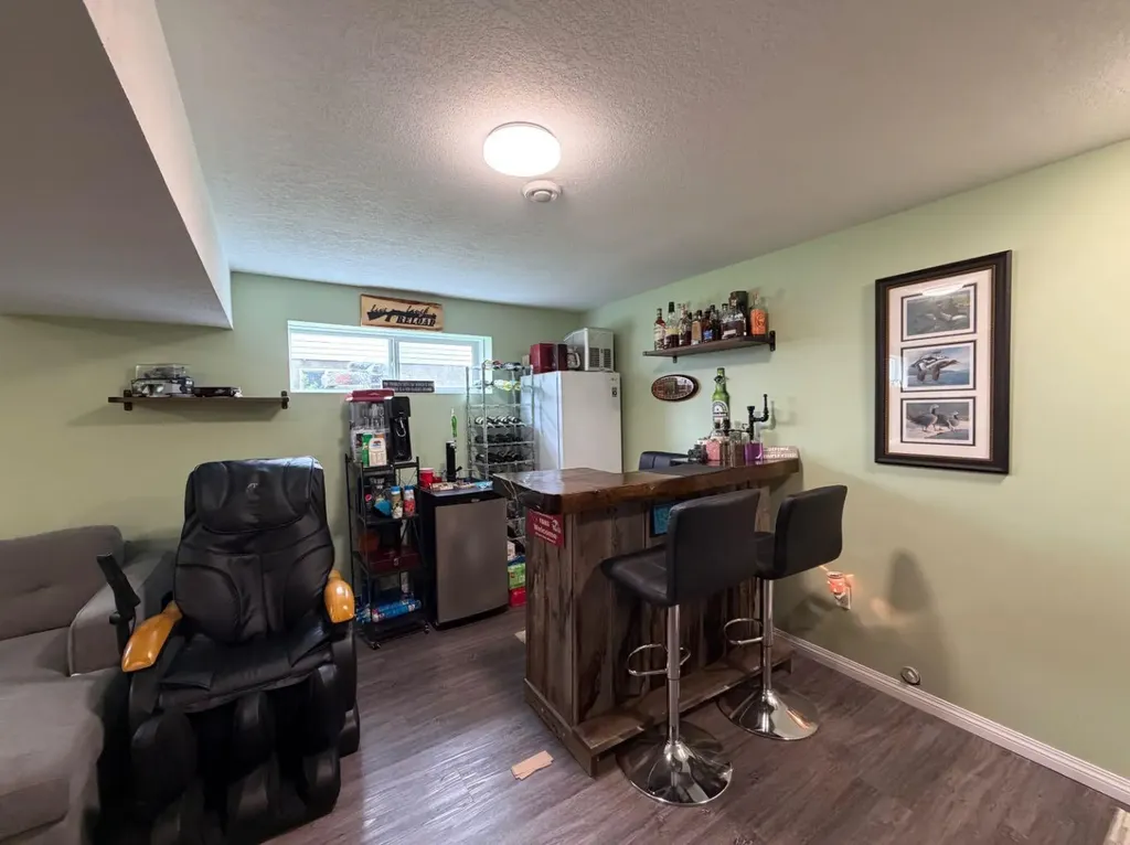 1814 48 Street Edson AB T7E 1G5