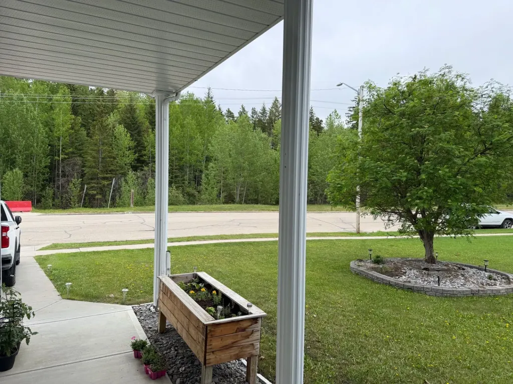 1814 48 Street Edson AB T7E 1G5