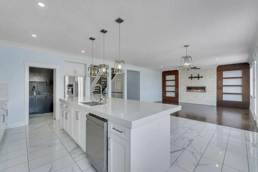 272 Aspenmere Way Chestermere AB T1X 0Y2
