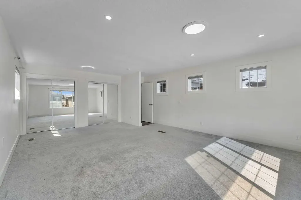 272 Aspenmere Way Chestermere AB T1X 0Y2